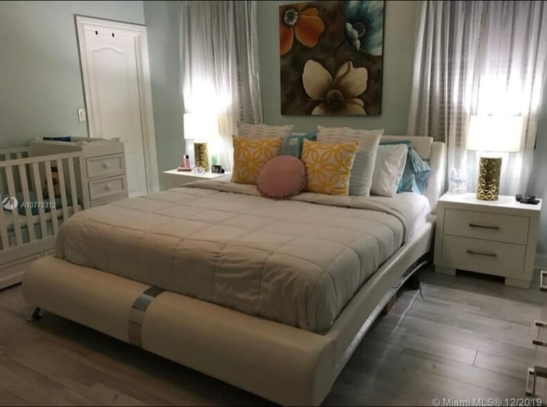 Building Photo - 2240 NE 37th Terrace