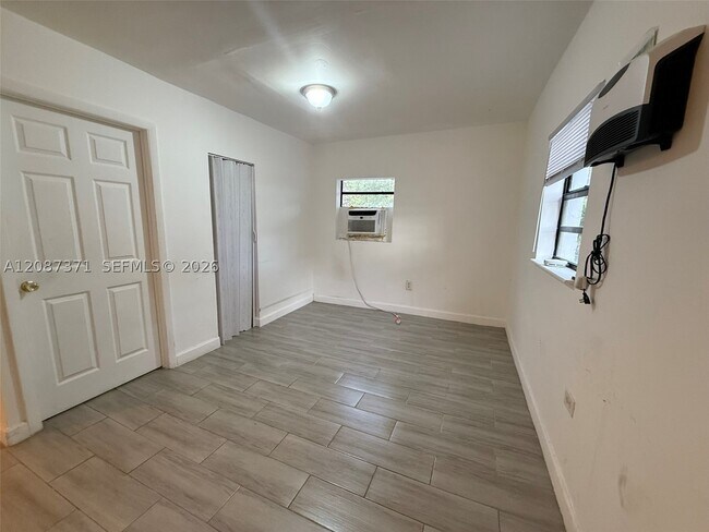 Building Photo - 237 NE 58th St