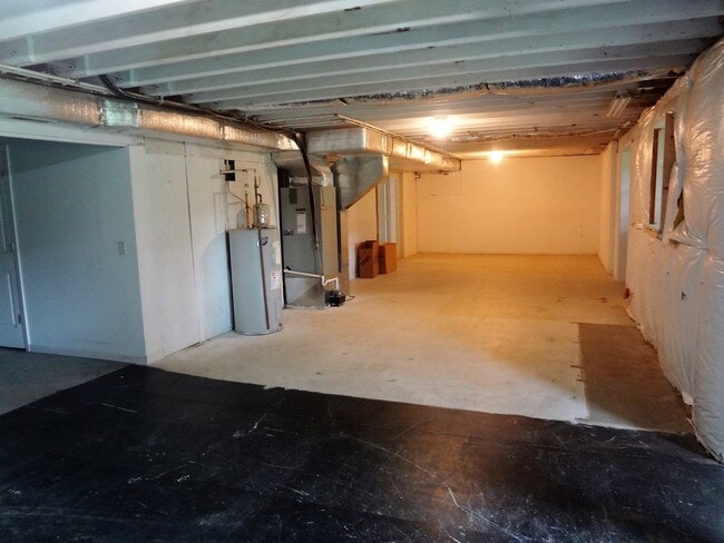 Building Photo - Spacious Detached Home in Great Location a...