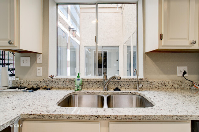 Building Photo - 11601 S Maze Ct