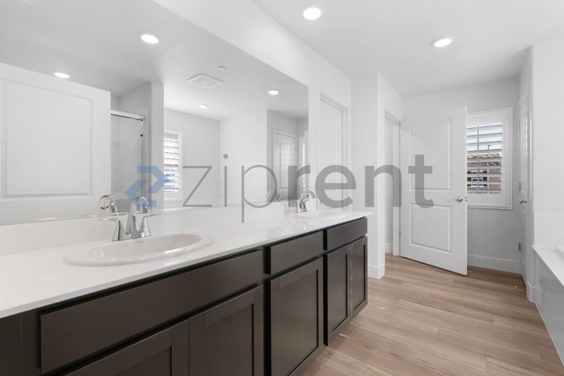 Building Photo - 710 Barrett Lk Rd