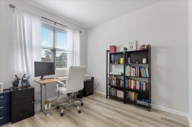 Building Photo - 1001 Dog Iron St