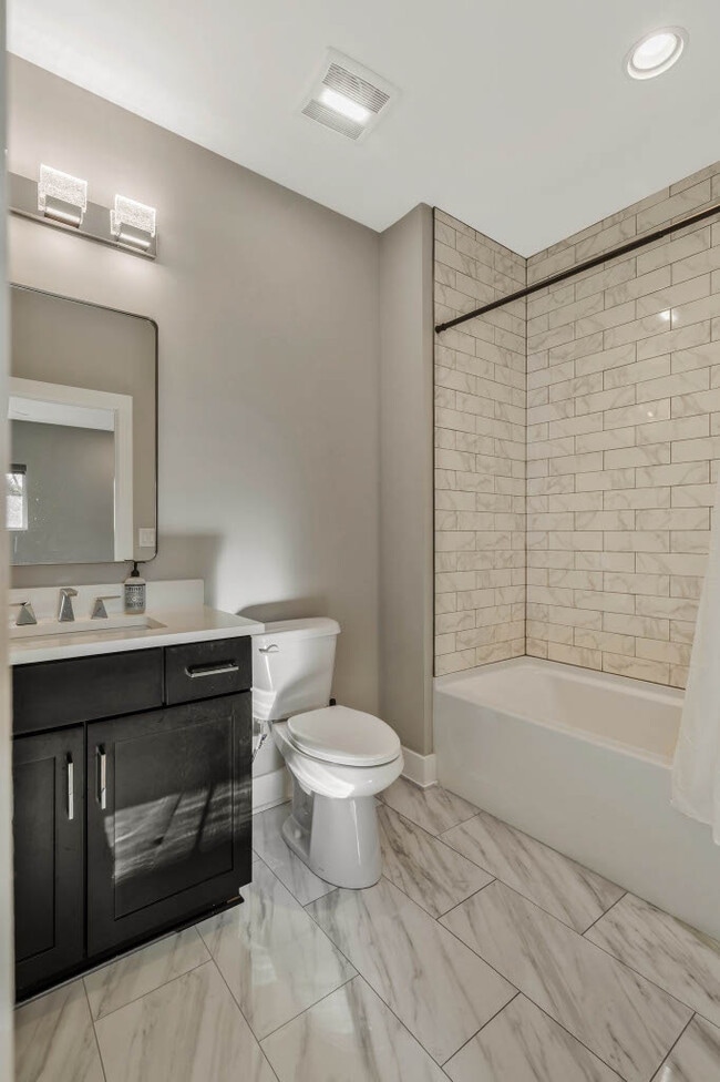 Building Photo - 1909 Hailey Ave