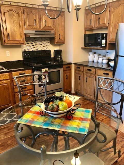 Primary Photo - 1 Bedroom, 1 Bathroom Condo with 3-season ...