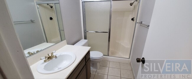 Building Photo - 2 Bedroom Condo available