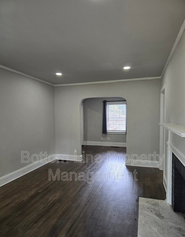 Building Photo - 5008 Doris Ave
