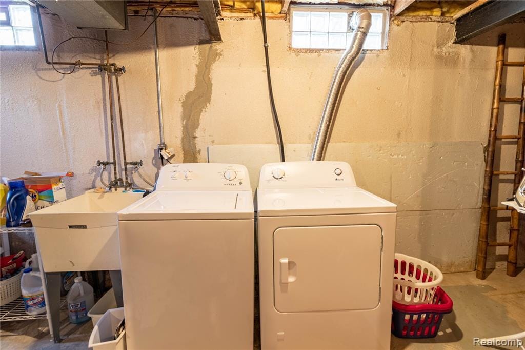 Building Photo - 24483 Bashian Dr