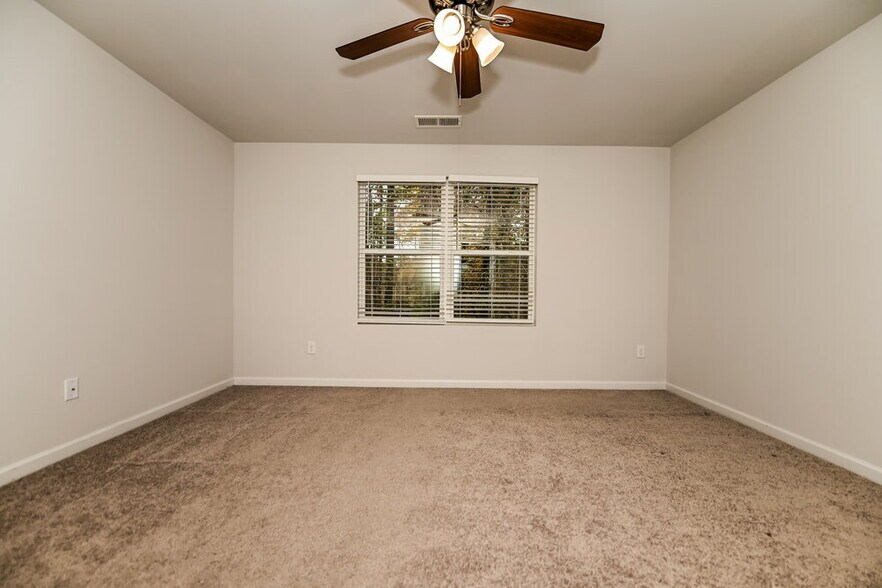 Building Photo - 195 Hamilton Pointe Dr