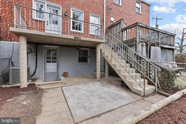 Building Photo - 1667 Hardwick Rd