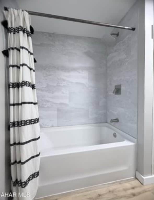 Building Photo - 5360 E Pleasant Valley Blvd