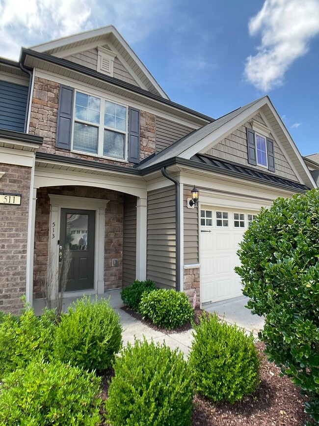 Building Photo - Gorgeous Townhome in Brier Crossings!