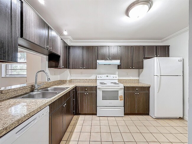 Building Photo - 8735 Ramblewood Dr