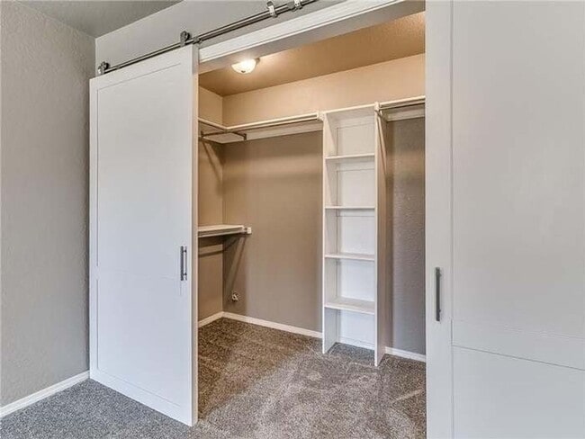 Building Photo - Spacious 4 Bedroom Home - Edmond Schools -...