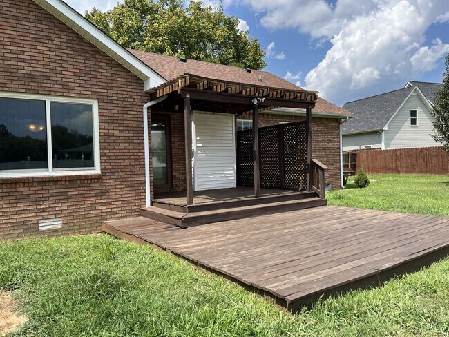 Building Photo - 2758 Shepherds Ct