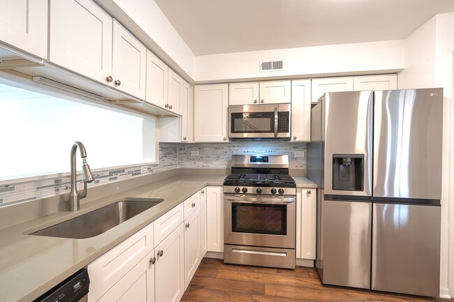 Building Photo - 514 E Windgate Ct