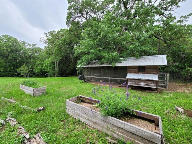 Building Photo - 281 Earl Callahan Rd