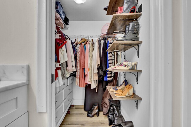 Building Photo - 2000 Presidential Way