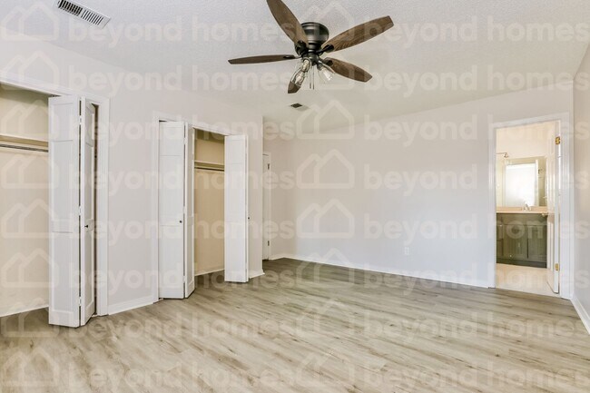 Building Photo - Updated 4 Bed Home in Reservoir with Moder...