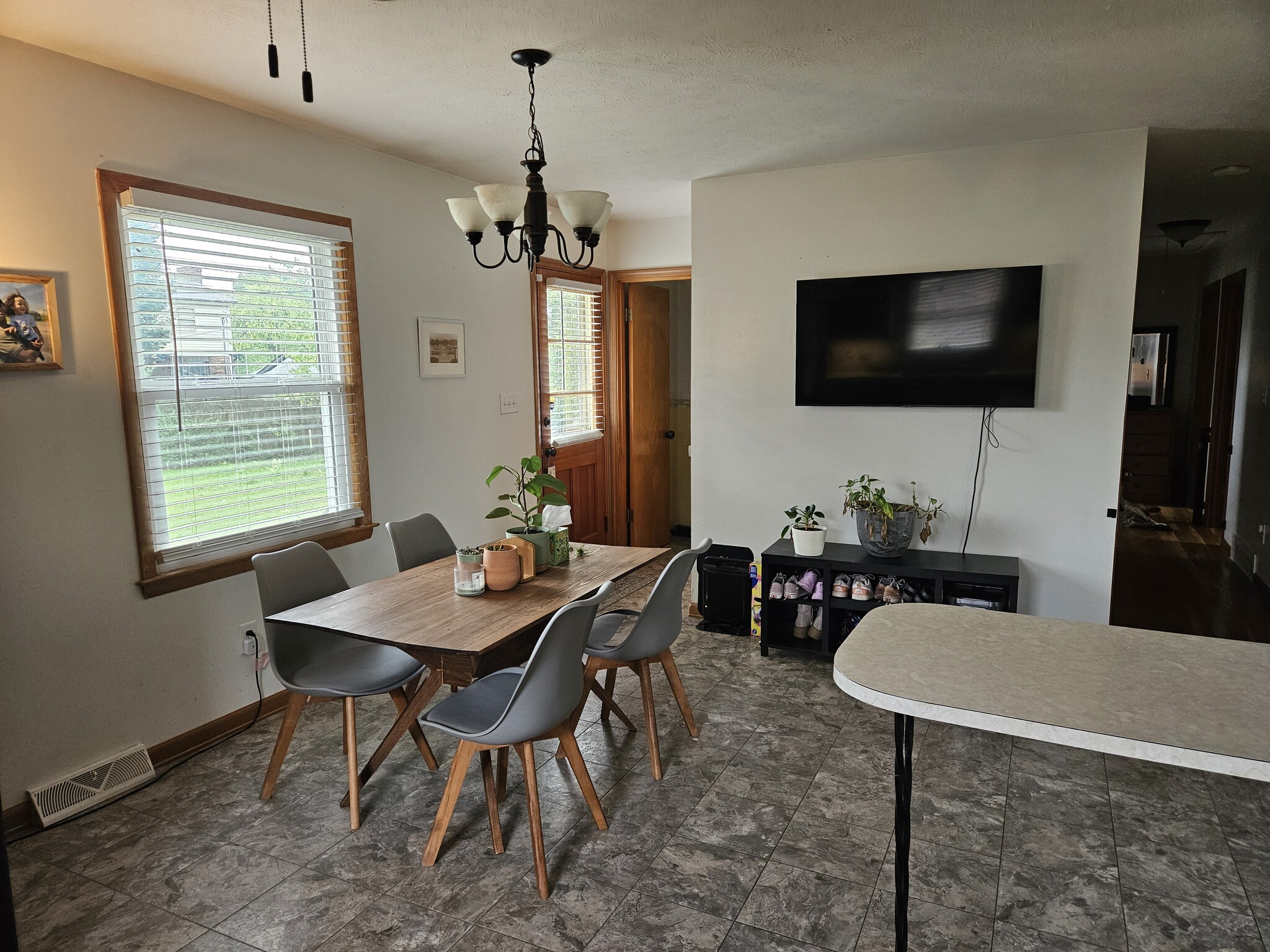 Building Photo - 521 Stonehaven Dr