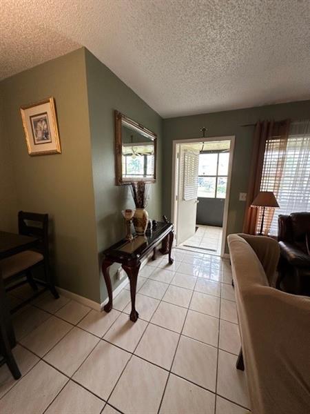 Building Photo - 325 Knotty Pine Cir