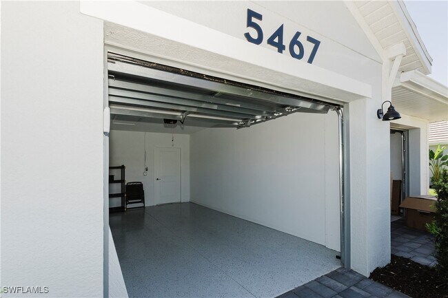 Building Photo - 5467 Double Eagle Cir