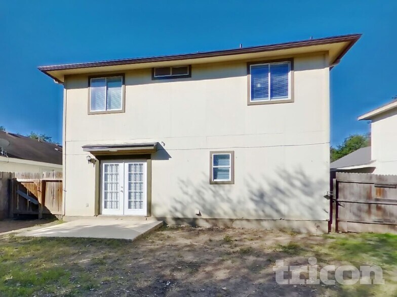 Building Photo - 6323 Cougar Village