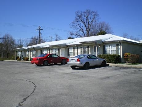 Building Photo - 304 W Briar Ave