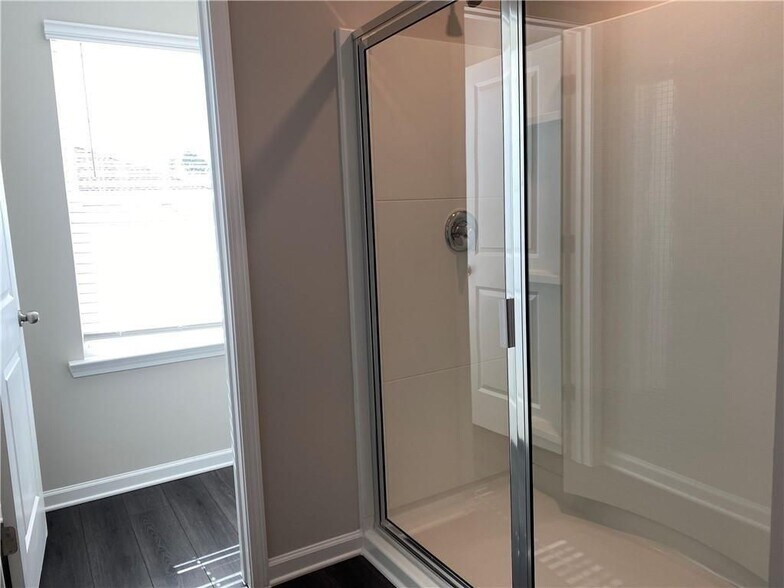 Building Photo - 4402 Grosbeak Dr