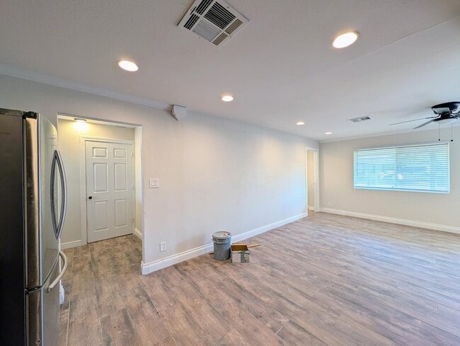Building Photo - 13208 W Tuckey Ln