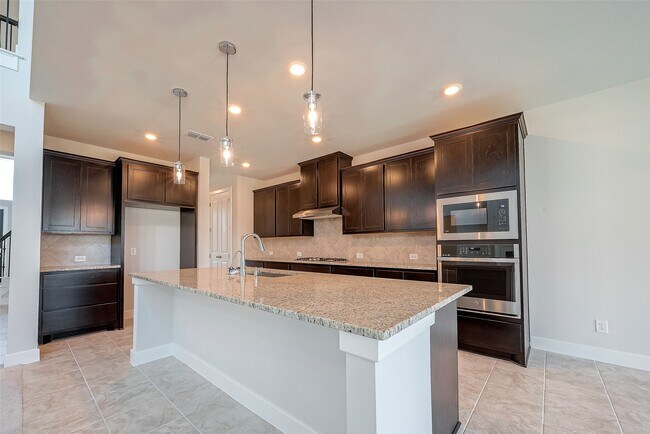 Building Photo - 21711 Emerton Cres Wy