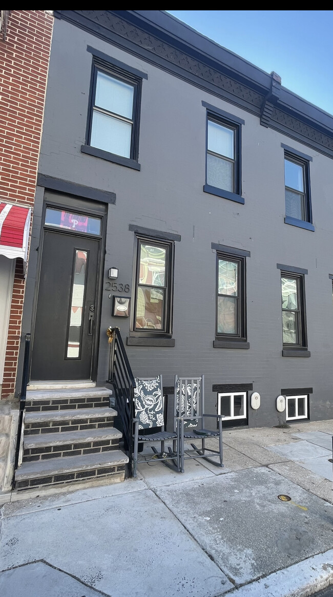 Building Photo - 2538 Nicholas St