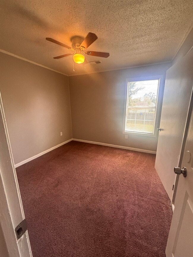 Building Photo - 4701 Lindawood Ln