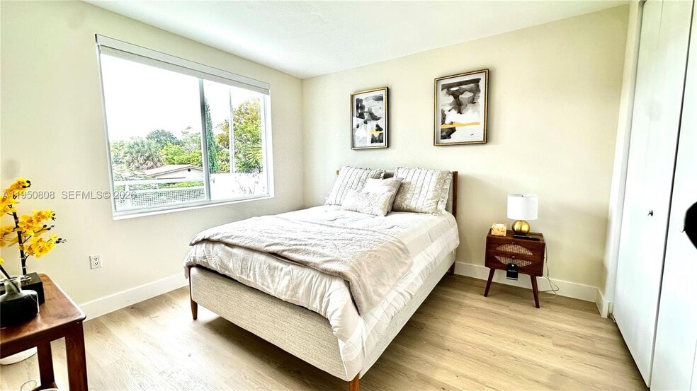 Building Photo - 814 NE 19th Ave