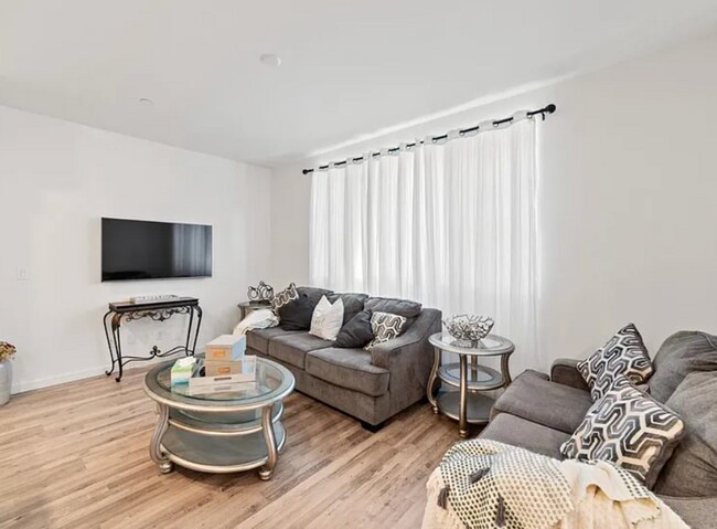 Building Photo - 3074 Seaspray Walk