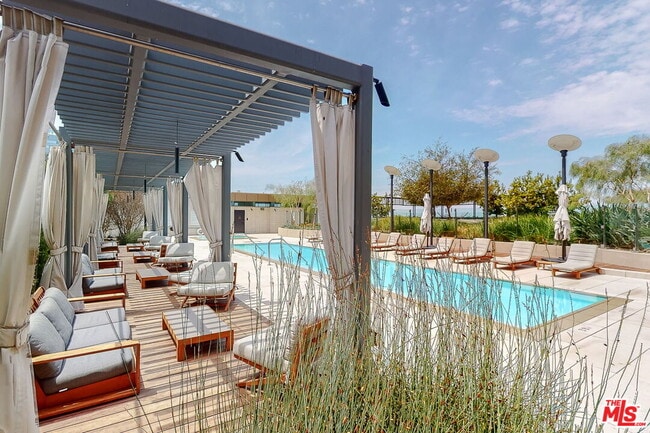 Building Photo - 889 Francisco St