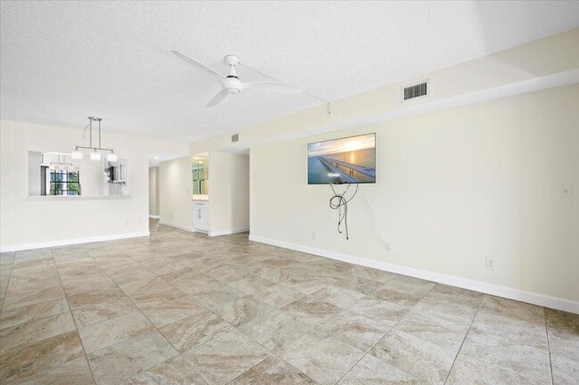 Building Photo - 101 Pinecrest Cir