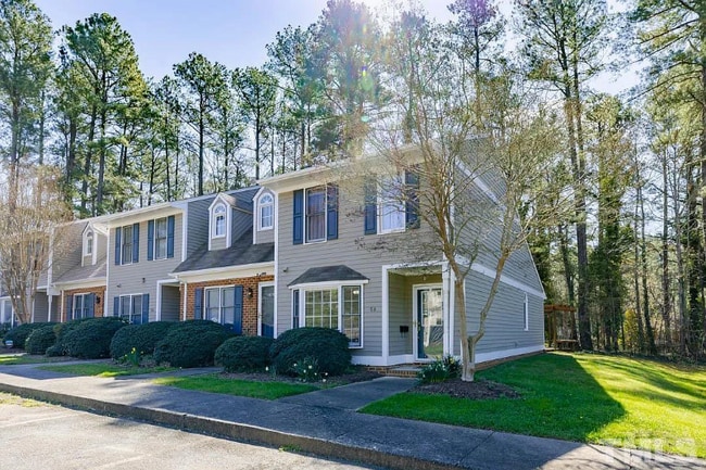 Building Photo - 56 Forest Oaks Dr