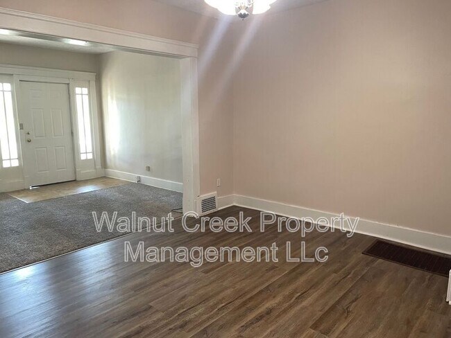 Building Photo - 2105 E 31st St