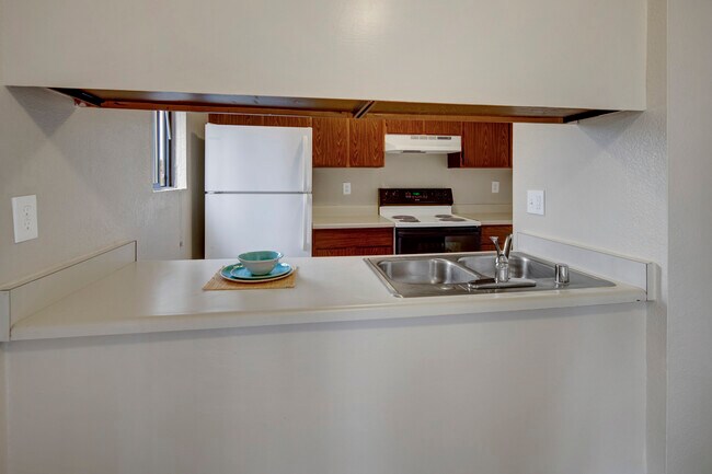 Deer Park Apartments - Kitchen - Deer Park