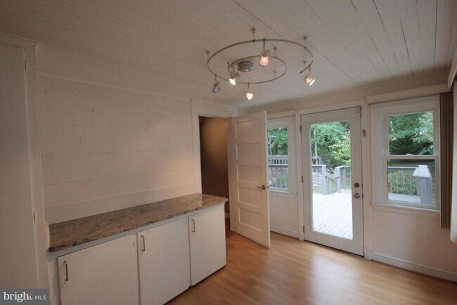 Building Photo - 3931 6th St S