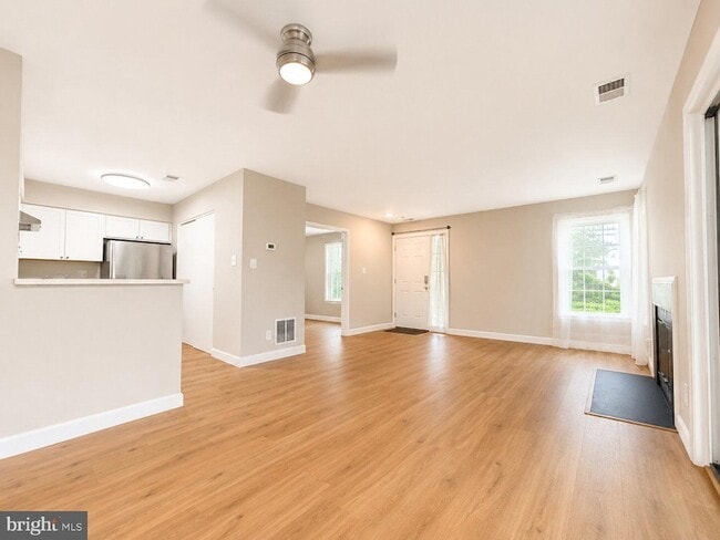 Building Photo - 11150 Beaver Trail Ct