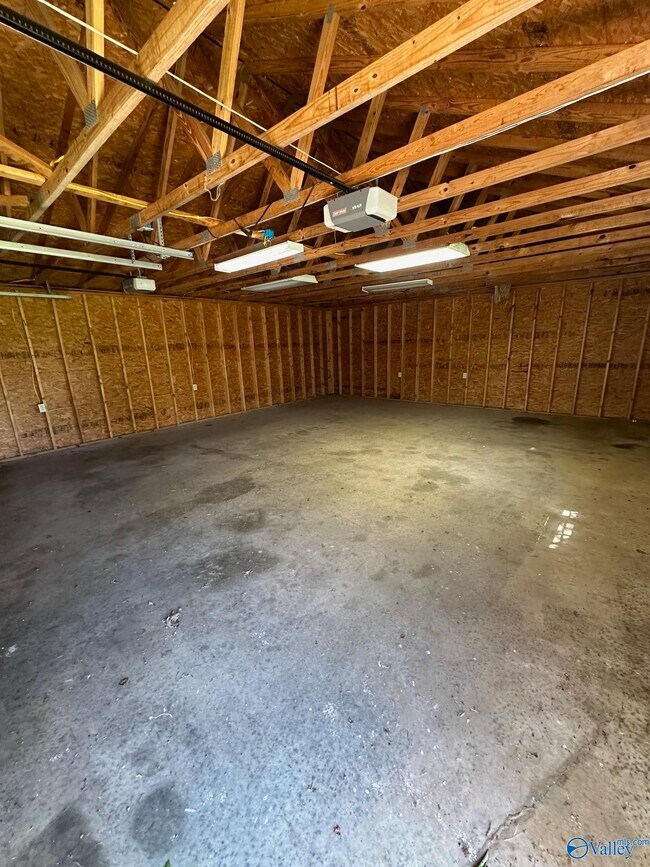 Building Photo - 120 Draper Dr