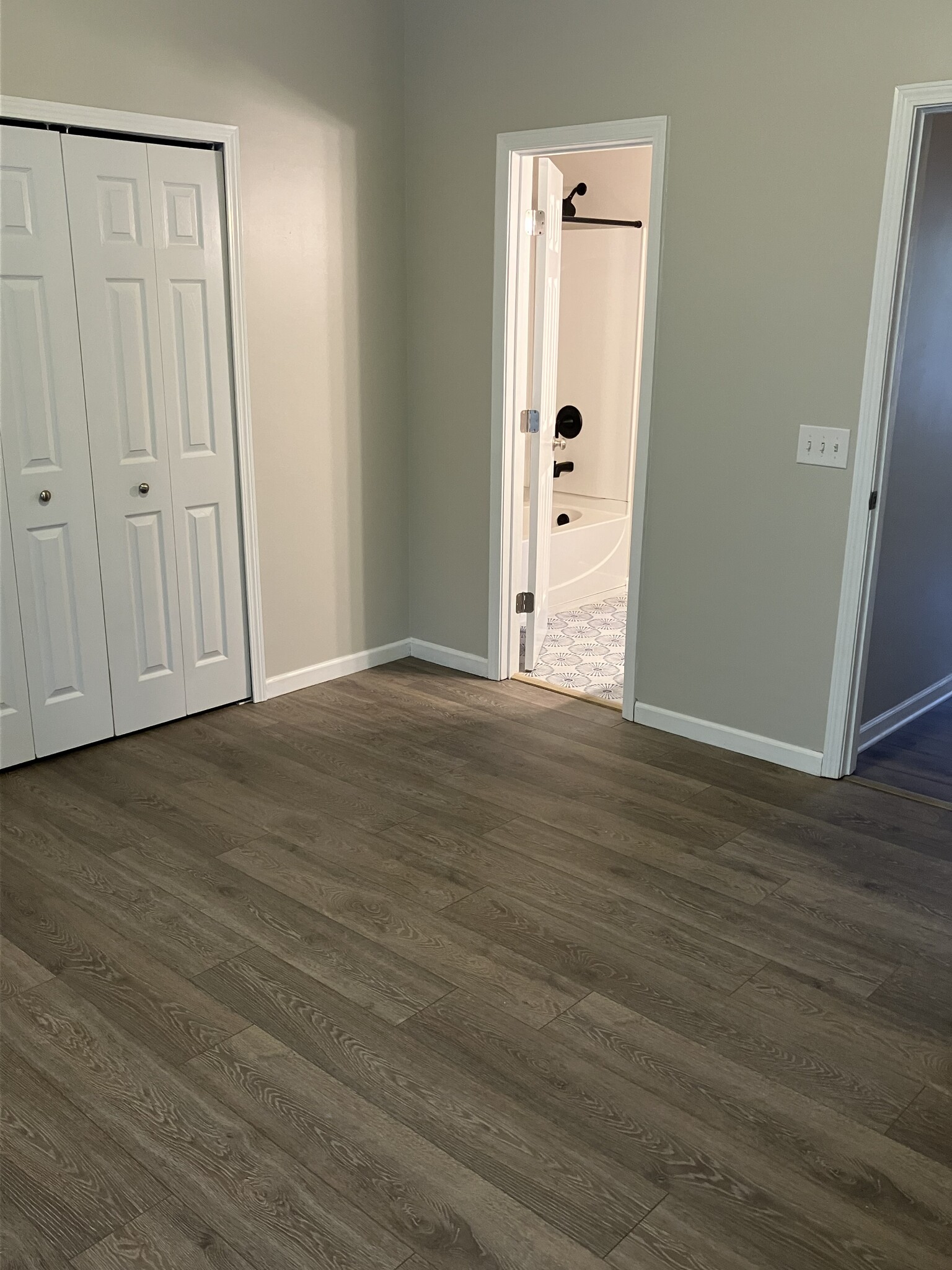 Master Bedroom - 119 South St