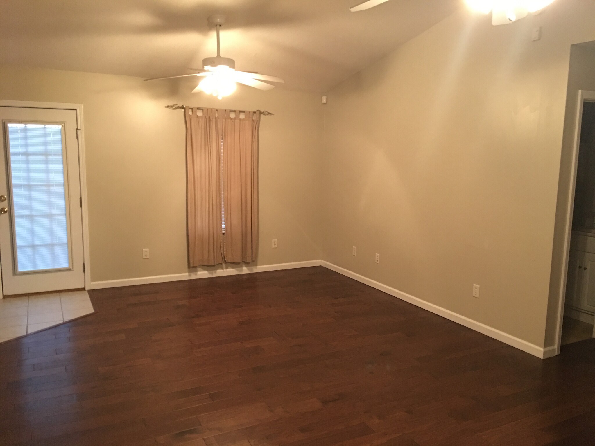 Large, open living room with cathedral ceilings - 7301 Emerald Farm Way