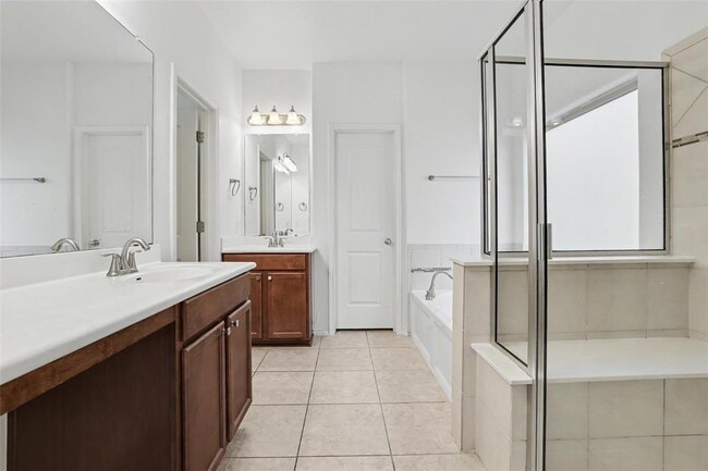 Building Photo - 6227 Aviara Dr