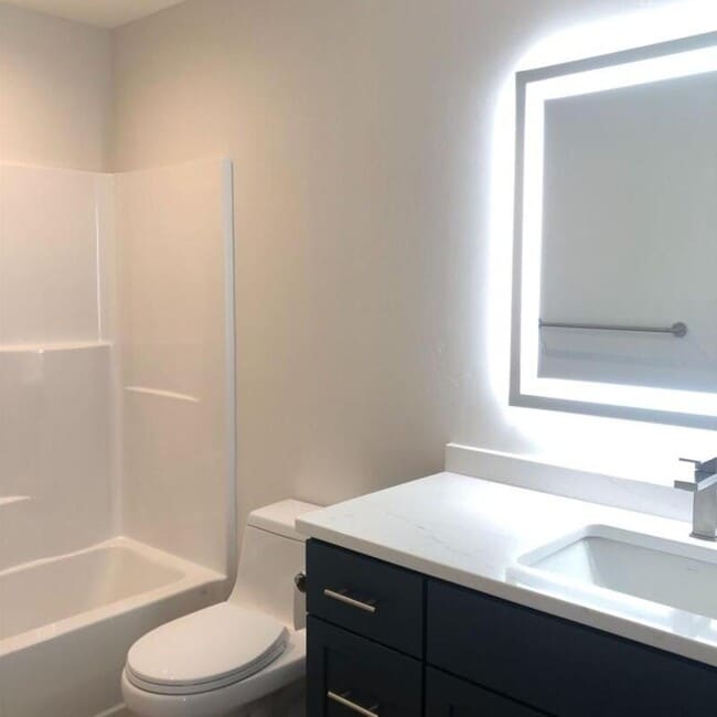 Building Photo - 261 Sixth St