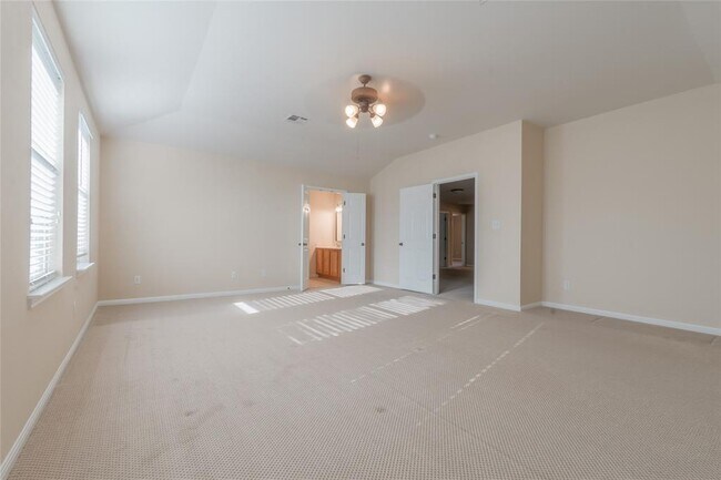 Building Photo - 9516 Castle Pines Dr