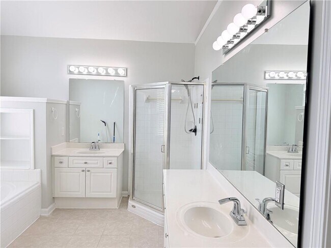 Building Photo - 6730 Wolford Ct