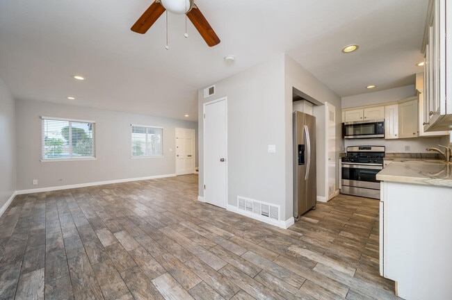 Building Photo - 9615 Adams Ave