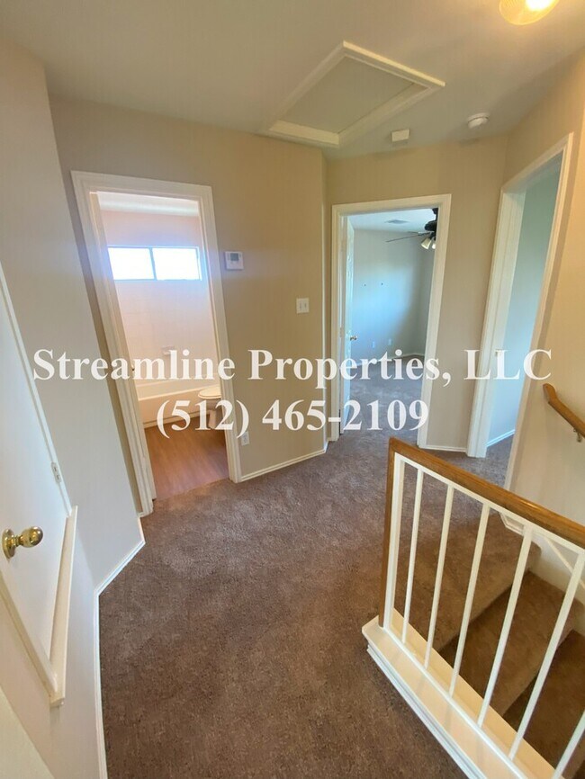 Building Photo - Beautiful 3 bedroom, 3 bathroom and study ...
